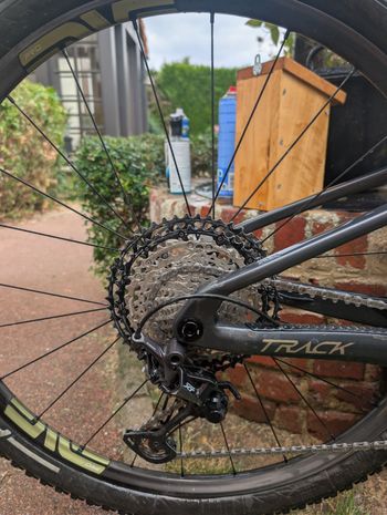 Megamo TRACK 04 CW 2025 2025 Mountainbike usato, Nero — immagine 3 di 3