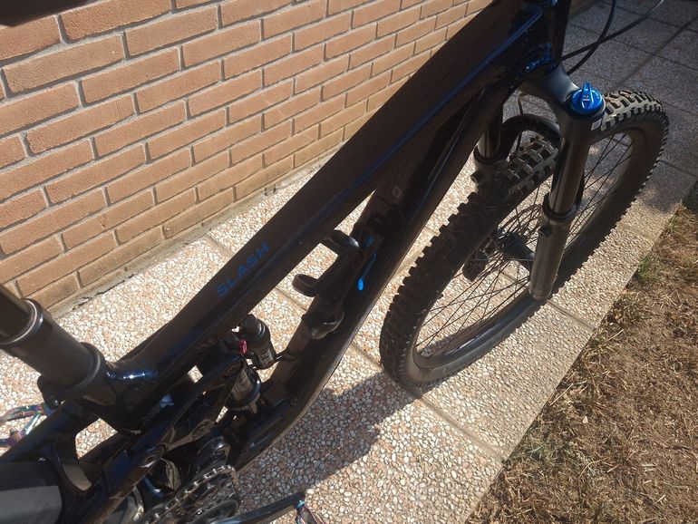 Brugt Trek Slash 8 Gen 6 2024 2024 Mountainbike — billede 2 af 21