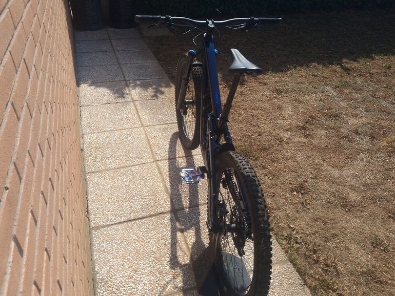 Brugt Trek Slash 8 Gen 6 2024 2024 Mountainbike — billede 21 af 21