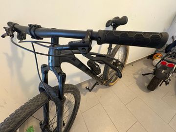 Used Trek X-Caliber 8 2022 2022 Mountainbike, Black — image 2 of 15