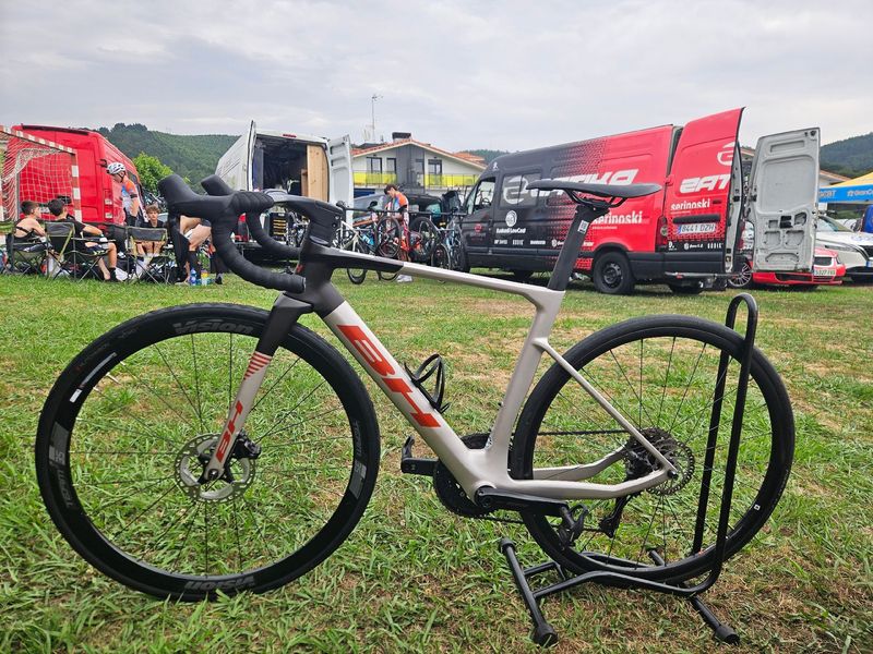 Tweedehands BH Bikes Custom Shimano 105 Di2 2026 Road & Gravel