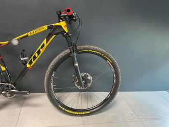 Wilier 101x Shimano Deore XT 2018 Mountainbike usato, Rosso — immagine 2 di 10
