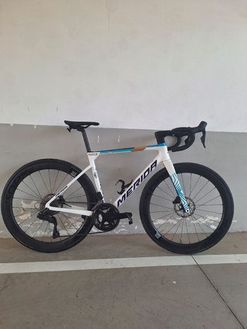 Merida Scultura Shimano 105 Di2 2026 Road & Gravel usato