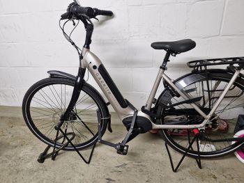 Used Gazelle Medeo 2024 Urban, Green — image 2 of 9