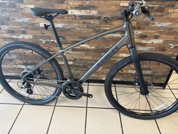 Trek Custom Shimano Altus 2026 Urban & Touring d'occasion