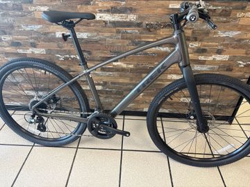Used Trek Custom Shimano Altus 2026 Urban & Touring