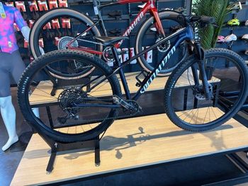 Used Specialized Chisel Hardtail Comp 2025 2025 Mountainbike, Blue, 29 — image 2 of 3