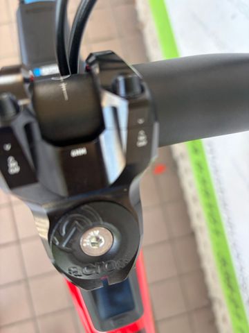 Used Steppenwolf Custom SRAM X7 2026 Mountainbike, Red — image 2 of 2