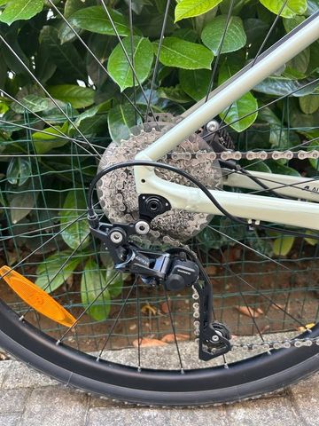 Used Giant Revolt 1 2021 2021 Road & Gravel, White — image 5 of 10