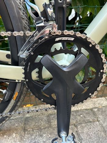 Used Giant Revolt 1 2021 2021 Road & Gravel, White — image 7 of 10