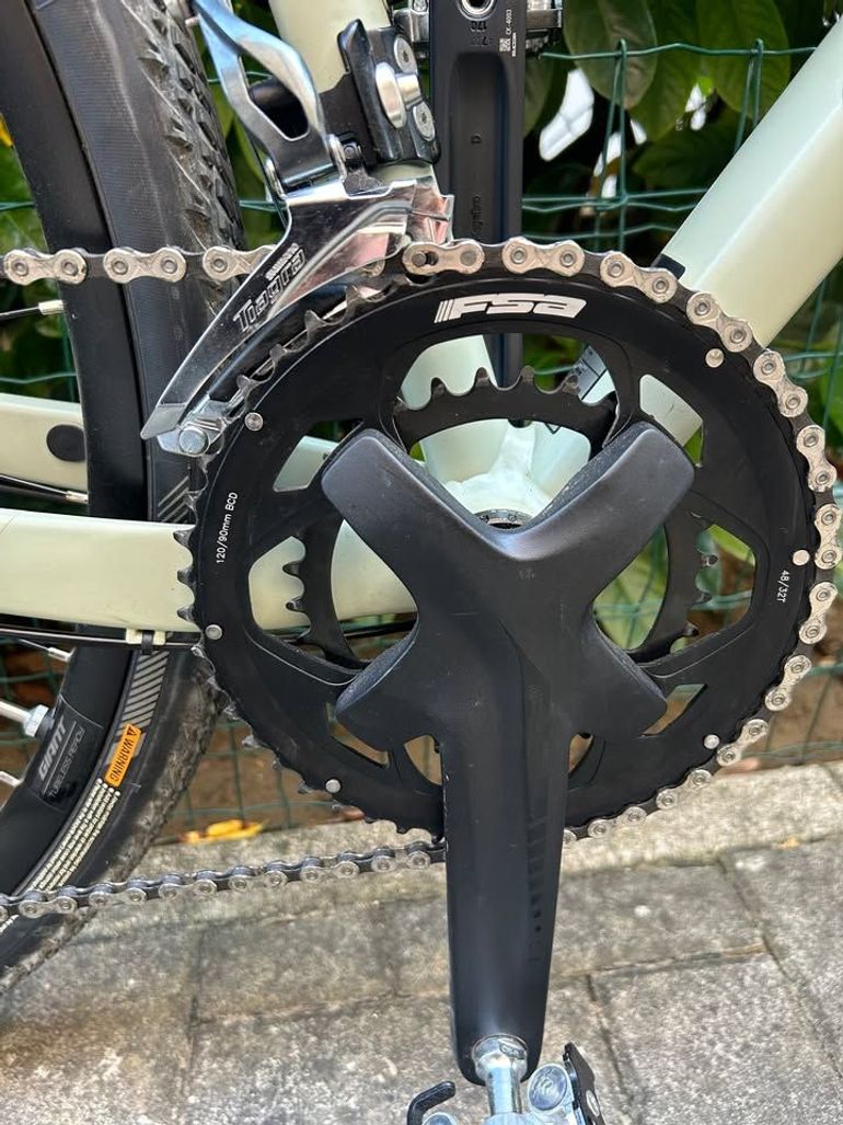 Used Giant Revolt 1 2021 2021 Road & Gravel, White — image 7 of 10