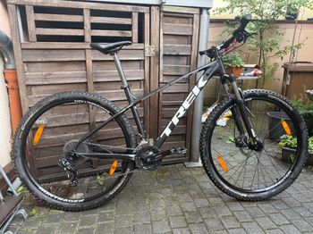 Tweedehands Trek Marlin 5 2020 2020 Mountainbike — afbeelding 2 van 11
