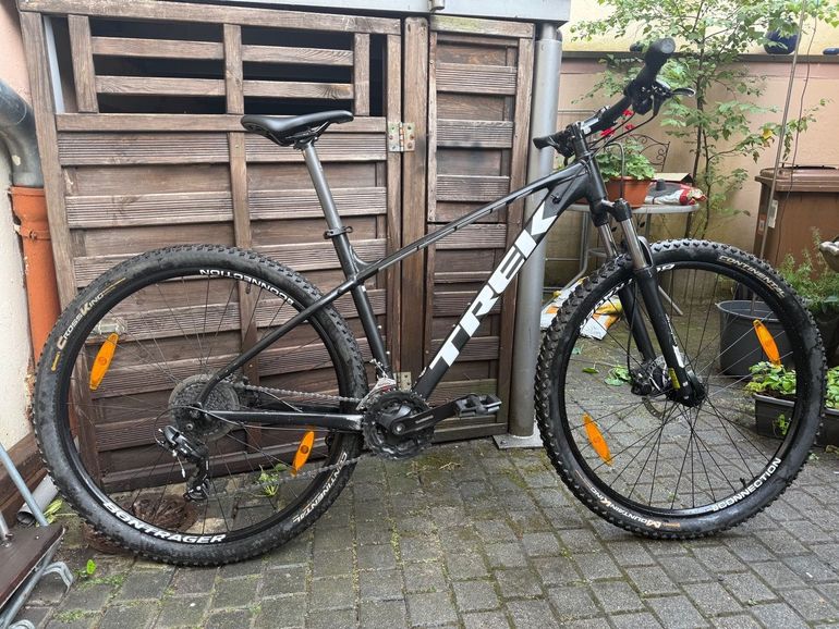 Tweedehands Trek Marlin 5 2020 2020 Mountainbike — afbeelding 2 van 11