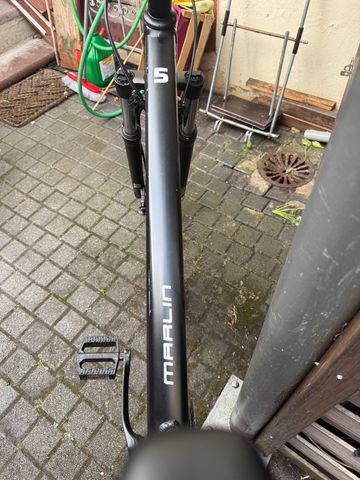 Used Trek Marlin 5 2020 2020 Mountainbike, Black, 27.5, 29 — image 9 of 11