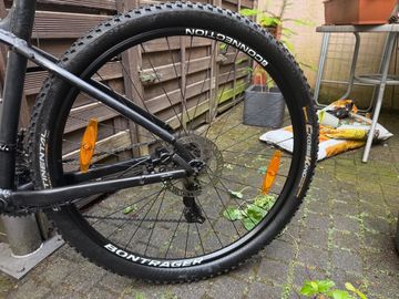Used Trek Marlin 5 2020 2020 Mountainbike, Black, 27.5, 29 — image 11 of 11