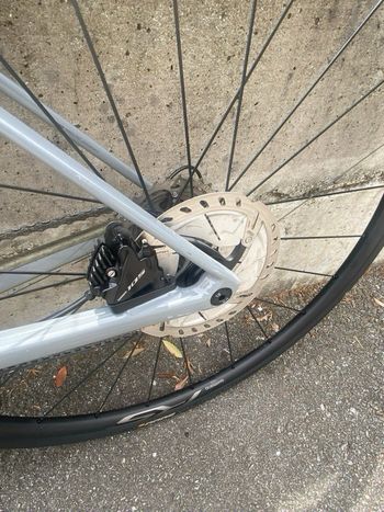 Used BMC Roadmachine 02 THREE 2020 2020 Road & Gravel, Light Gray — image 25 of 34