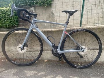 Used BMC Roadmachine 02 THREE 2020 2020 Road & Gravel, Light Gray — image 6 of 34