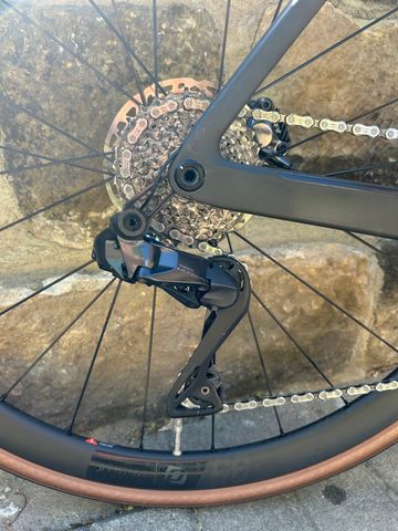 Used Scott Addict RC Ultimate 2022 2022 Road & Gravel, Black — image 10 of 15