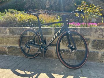 Used Scott Addict RC Ultimate 2022 2022 Road & Gravel, Black — image 2 of 15