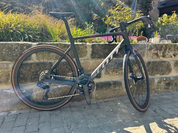 Used Scott Addict RC Ultimate 2022 2022 Road & Gravel, Black — image 1 of 15