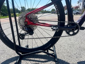 Used Lee Cougan Custom Shimano XTR 2023 Mountainbike, Red — image 4 of 7
