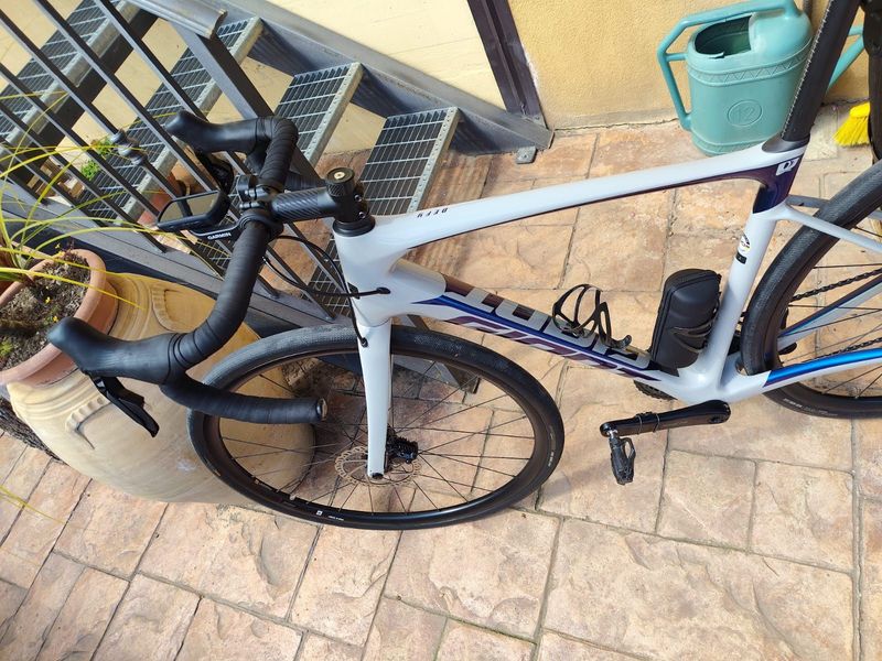 Used Giant Defy, Advanced 2 2021 2021 Road & Gravel, Light Gray — image 3 of 10