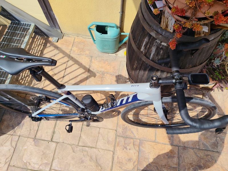 Used Giant Defy, Advanced 2 2021 2021 Road & Gravel, Light Gray — image 4 of 10