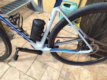 Used Giant Defy, Advanced 2 2021 2021 Road & Gravel, Light Gray — image 2 of 10