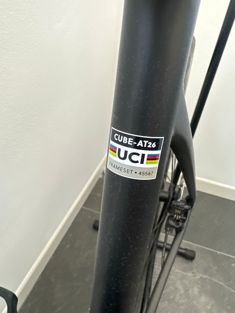 Brugt CUBE ATTAIN C:62, RACE 2026 2026 Road & Gravel — billede 10 af 11