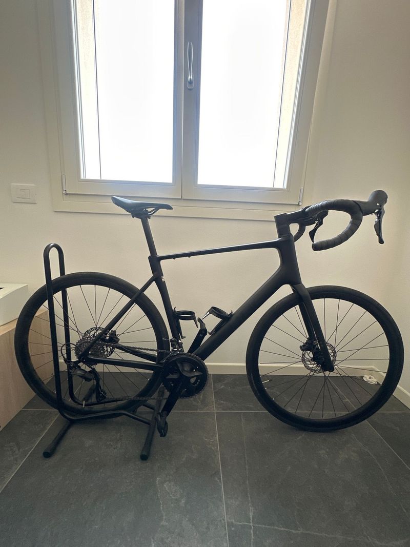 CUBE ATTAIN C:62, RACE 2026 2026 Road & Gravel d'occasion