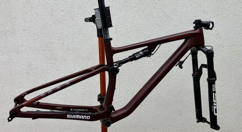 Used Specialized Epic EVO Expert 2023 Frameset 2023 Mountainbike, Red, 29 — image 3 of 7