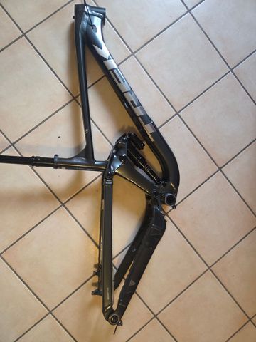 Used Trek Slash 8 2022 Frameset 2022 Mountainbike, Black, 29 — image 7 of 8
