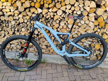 Orbea RALLON M20 2021 2021 Mountainbike usato, Grigio chiaro — immagine 1 di 6