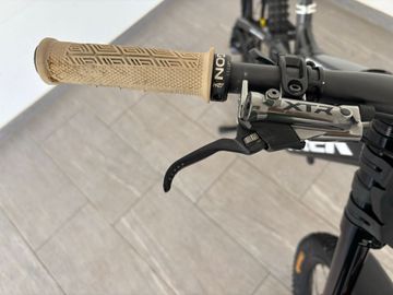 Used Trek session Custom SRAM GX 2023 Mountainbike, Black, 29 — image 15 of 28