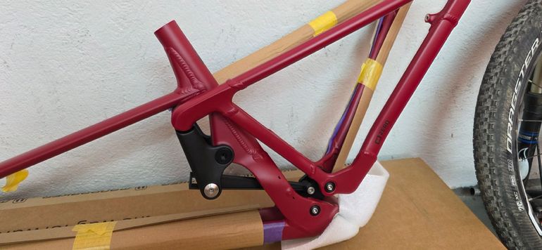Mondraker RAZE R 2023 Frameset 2023 Mountainbike de segunda mano, Rojo — imagen 2 de 4