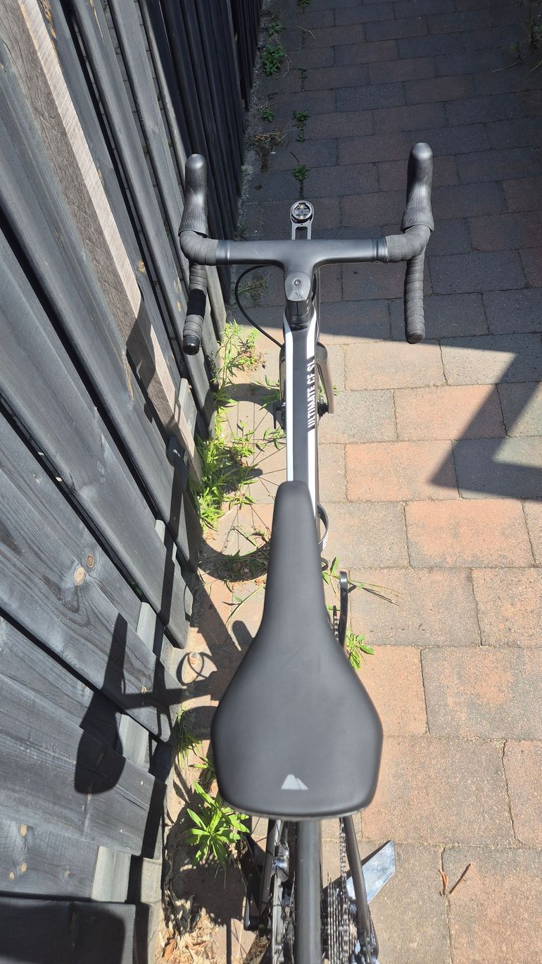 Canyon Ultimate CF SL Disc 8.0 2018 2018 Road & Gravel usato, Grigio chiaro — immagine 4 di 8