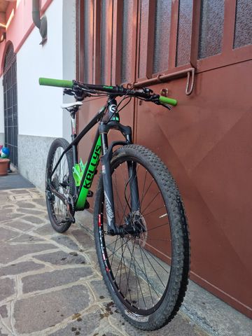 Used Kellys Custom Shimano Deore XT 2017 Mountainbike, Green — image 2 of 10