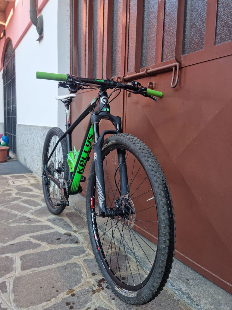 Kellys Custom Shimano Deore XT 2017 Mountainbike usato, Verde — immagine 2 di 10