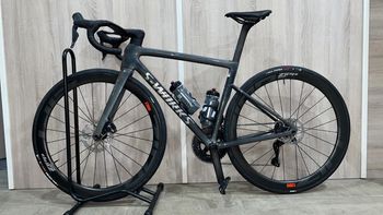 Specialized Tarmac SL8 Expert - Ultegra Di2 2025 2025 Road & Gravel usato