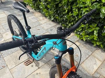 Used Yeti Custom Build 2026 Mountainbike, Blue — image 3 of 8