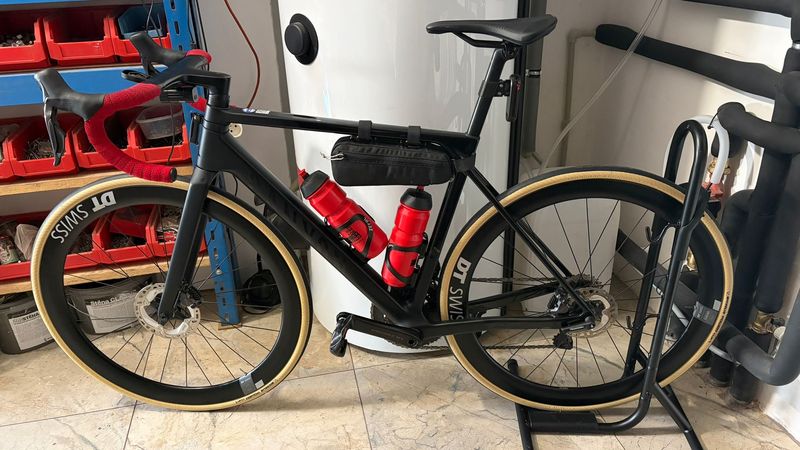 Used Canyon Ultimate CF SLX 8 Di2 2023 2023 Road & Gravel