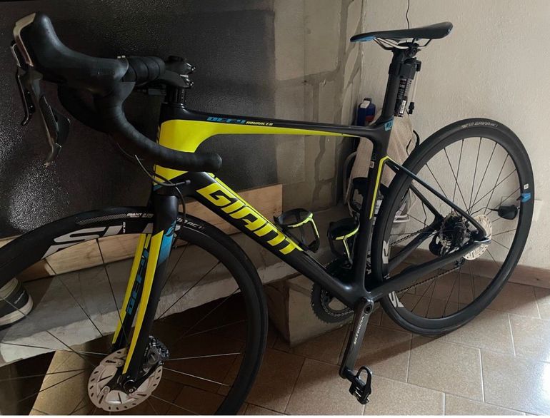 Giant Defy Advanced Pro 0 2017 2017 Road & Gravel d'occasion — image 2 sur 3