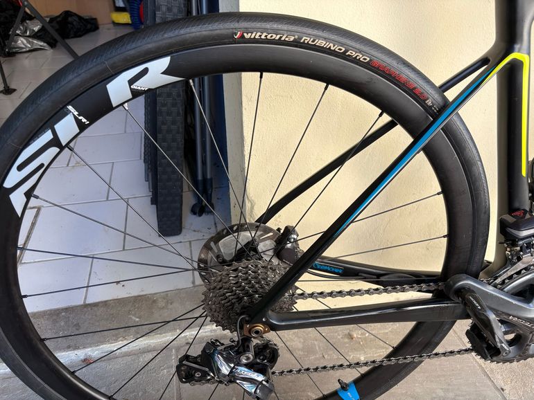 Used Giant Defy Advanced Pro 0 2017 2017 Road & Gravel, Black — image 3 of 7