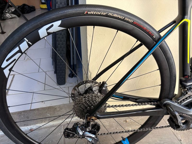 Used Giant Defy Advanced Pro 0 2017 2017 Road & Gravel, Black — image 3 of 7