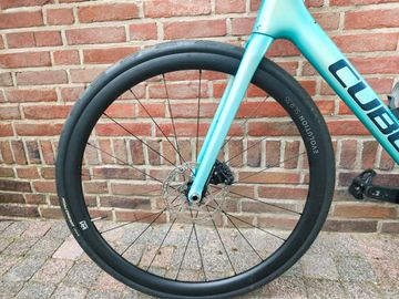 Brugt CUBE Attain Shimano 105 Di2 2025 Road & Gravel — billede 5 af 10
