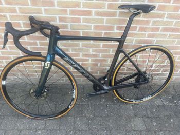 Scott Addict Shimano Ultegra Di2 2023 Road & Gravel usato, Blu — immagine 2 di 13