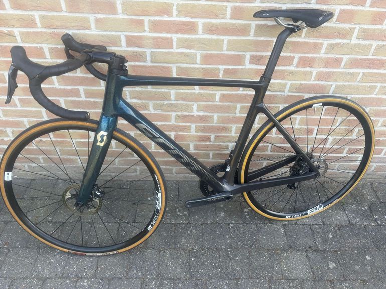 Scott Addict Shimano Ultegra Di2 2023 Road & Gravel usato, Blu — immagine 2 di 13