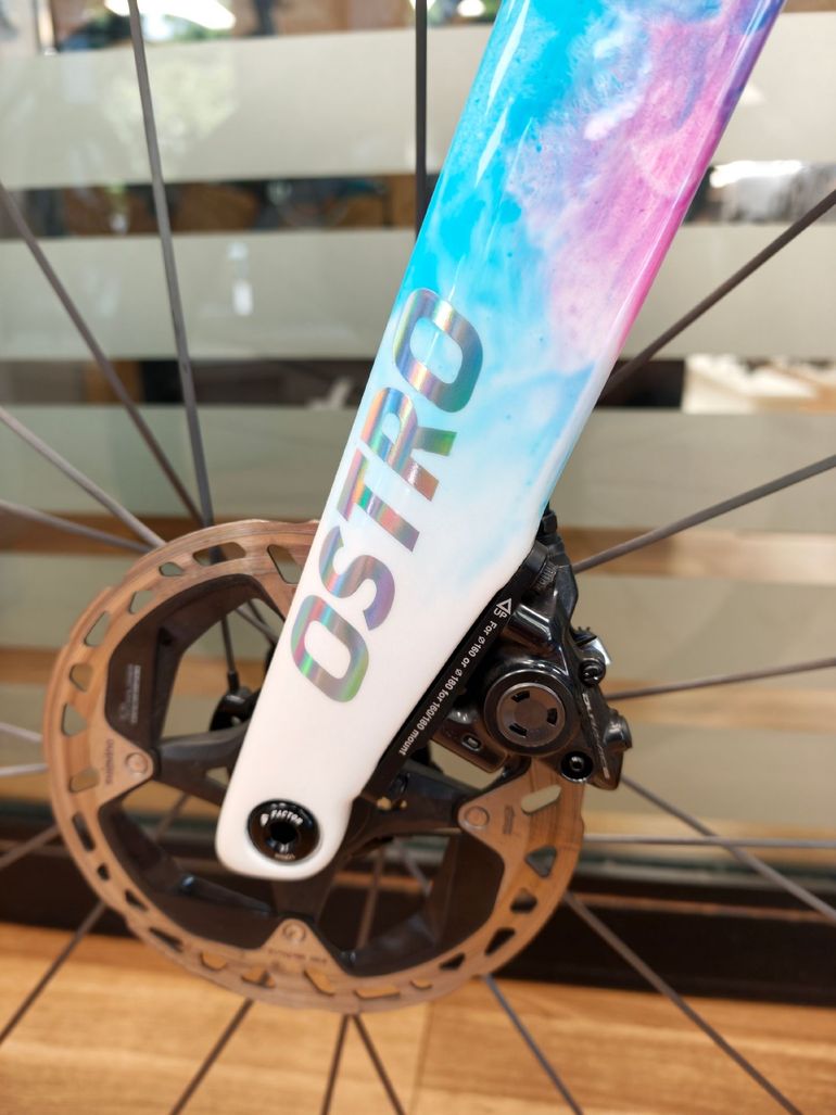 Tweedehands Factor Ostro Shimano Dura Ace Di2 2026 Road & Gravel — afbeelding 15 van 22