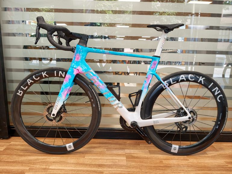 Tweedehands Factor Ostro Shimano Dura Ace Di2 2026 Road & Gravel — afbeelding 12 van 22