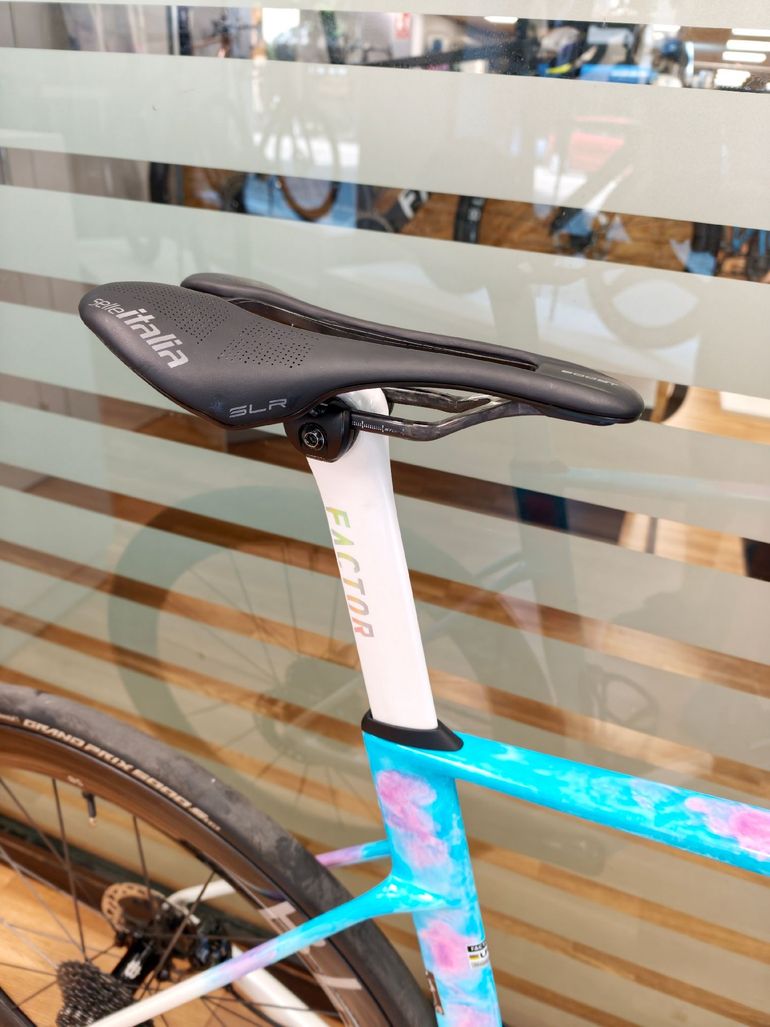 Tweedehands Factor Ostro Shimano Dura Ace Di2 2026 Road & Gravel — afbeelding 10 van 22